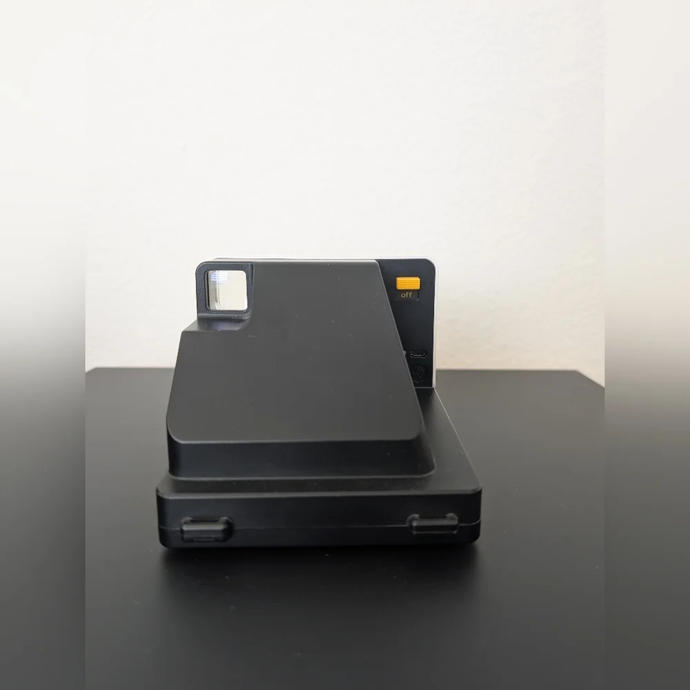 Polaroid OneStep 2 I-Type Instant Camera in White and Black W/film